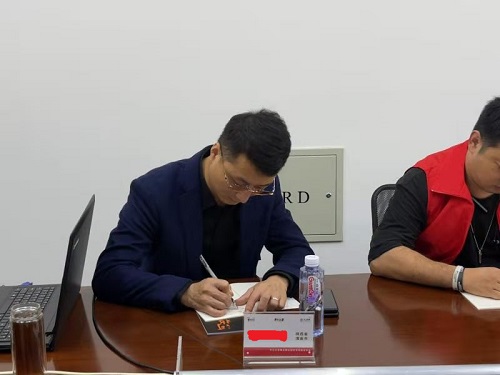 10月5日，想接正規(guī)廠家的手工活，手工活代加工項(xiàng)目，大家選擇這個(gè)可信可靠的珠繡手工，圖為手工之家第五期優(yōu)秀繡娘培訓(xùn)會(huì)剪影