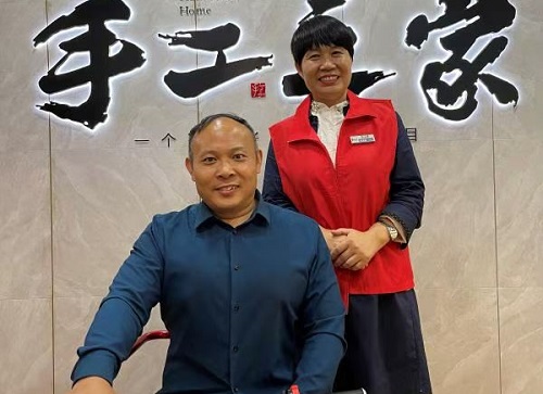 10月7日，正規(guī)可靠，拿回家做的手工活，可以寄到家做的手工活代理加工項(xiàng)目，就選這里，圖為手工之家優(yōu)秀繡娘培訓(xùn)會(huì)剪影