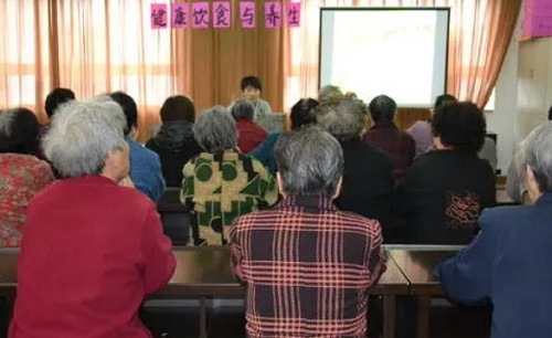 防騙在行動(dòng)，手工之家提醒大家，這幾種騙老人的騙局要了解，要提防(圖1)