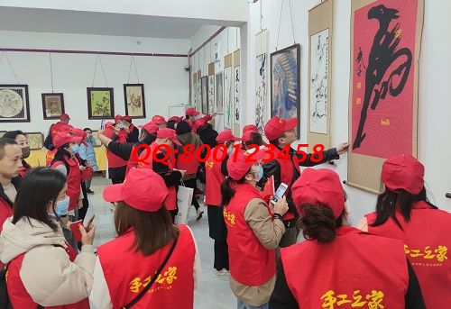 11月27日，可以帶回家做的手工活，手工活代加工，選擇非遺傳統(tǒng)珠繡就對了，圖為手工之家優(yōu)秀繡娘歷次線下培訓(xùn)會剪影