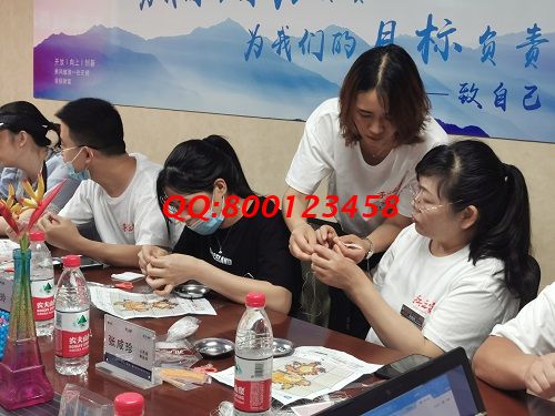 11月27日，可以帶回家做的手工活，手工活代加工，選擇非遺傳統(tǒng)珠繡就對了，圖為手工之家優(yōu)秀繡娘歷次線下培訓(xùn)會剪影