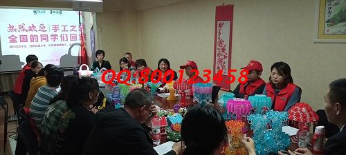 11月27日，可以帶回家做的手工活，手工活代加工，選擇非遺傳統(tǒng)珠繡就對了，圖為手工之家優(yōu)秀繡娘歷次線下培訓(xùn)會剪影