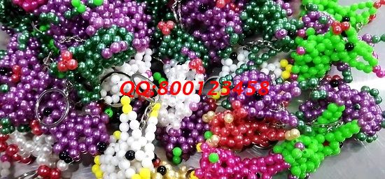 10月30日，可以帶回家做的手工活，想接正規(guī)廠家的手工活，十多年的手工之家有歷史、有成績、有保障，圖為勵志珠珠繡串珠成品實(shí)拍