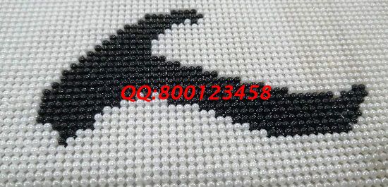 11月1日，考察合作的手工活代理加工項(xiàng)目，在家做手工活掙錢(qián)，如何能掙得更多，圖為勵(lì)志珠珠繡成品細(xì)節(jié)實(shí)拍