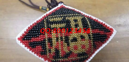 11月10日，想做手工活掙錢，正規(guī)手工活外發(fā)加工項(xiàng)目可以自己做，也可以代理加工，圖為勵(lì)志珠珠繡小飾品成品實(shí)拍