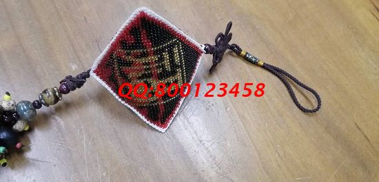11月10日，想做手工活掙錢，正規(guī)手工活外發(fā)加工項(xiàng)目可以自己做，也可以代理加工，圖為勵(lì)志珠珠繡小飾品成品實(shí)拍