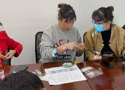 返鄉(xiāng)創(chuàng)業(yè)，開珠繡手工工作室是她的選擇--- --- 記手工之家優(yōu)秀代理加工補貼政策之優(yōu)秀代理焦女士