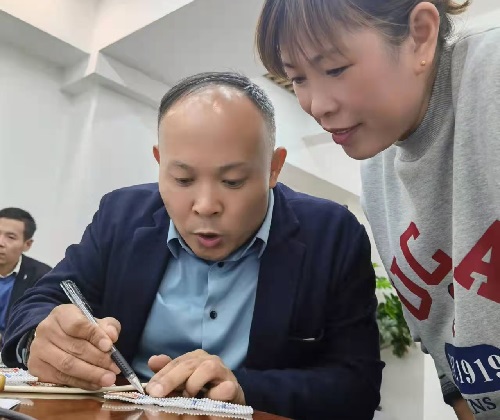 返鄉(xiāng)創(chuàng)業(yè)，開珠繡手工工作室是她的選擇--- --- 記手工之家優(yōu)秀代理加工補貼政策之優(yōu)秀代理焦女士