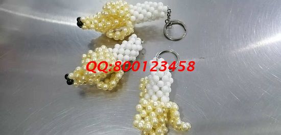 12月13日，拿回家做的手工活，珠繡串珠外發(fā)手工活衛(wèi)生安全，很多人都選擇，圖為勵(lì)志珠珠繡串珠產(chǎn)品實(shí)拍(圖1)