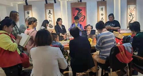 與女兒一起做手工，幸福從來都是奮斗來的------記手工之家加工補(bǔ)貼政策之優(yōu)秀合作伙伴方先生