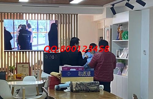 2月24日，在家做手工加工活，手工之家的珠繡串珠外發(fā)手工活，是在家手工活，圖為手工之家接待考察合作加工客戶剪影
