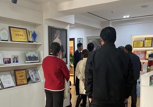 手工帶動(dòng)就業(yè)，讓農(nóng)民有事干、農(nóng)村更美麗 --- --- 記河北大名一鎮(zhèn)村領(lǐng)導(dǎo)一行來(lái)手工之家實(shí)地參觀考察
