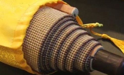 3月13日，在家做手工活，正規(guī)手工活外發(fā)加工企業(yè)的材料倉(cāng)庫(kù)，是這樣對(duì)外寄發(fā)材料的，圖為勵(lì)志珠珠繡成品細(xì)節(jié)實(shí)拍