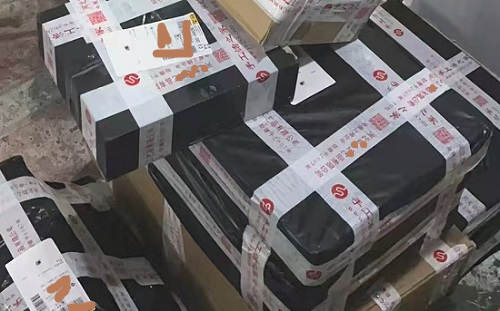 3月14日，純手工活外發(fā)加工，驗(yàn)收入庫(kù)及時(shí)、標(biāo)準(zhǔn)明確，十多年的手工企業(yè)手工之家的手工活外發(fā)加工項(xiàng)目讓人放心，圖為倉(cāng)儲(chǔ)部?jī)蓚€(gè)倉(cāng)庫(kù)日常剪影