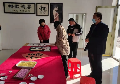 讓農(nóng)民農(nóng)閑時(shí)有份收入，他們這樣去做了 --- --- 記手工之家與邯鄲邱縣某村合作的手工培訓(xùn)室落地