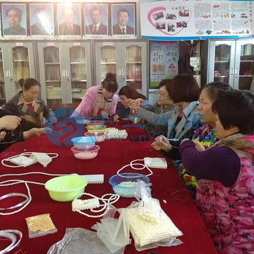 可靠的手工活串珠子，讓人做得放心、賺得舒心(圖1)