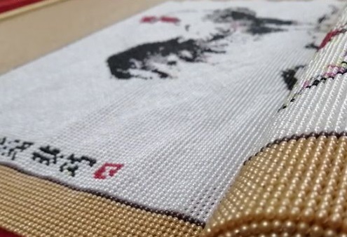 3月25日，可以寄到家做的手工活，在家做手工活掙錢，手工之家的誠信不變，圖為勵志珠珠繡成品細節(jié)實拍
