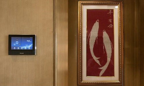 5月3日，手工活接單平臺(tái)，手工兼職招聘帶回家做，珠繡產(chǎn)品讓手工之家和加工人員更好共贏，圖為勵(lì)志珠珠繡手工產(chǎn)品剪影