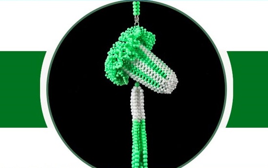 5月24日，可以在家做的手工活，可靠的手工活外發(fā)，做手工之家的珠繡手工活，收入怎么樣？圖為勵志珠珠繡串珠手工產(chǎn)品剪影
