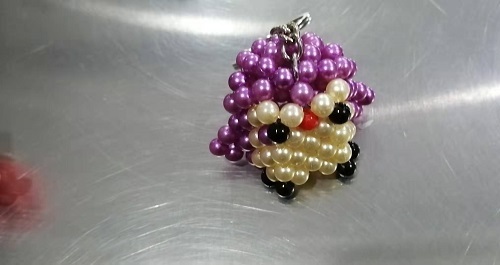 在家做珠繡串珠外發(fā)手工活賺錢，日子過(guò)得安穩(wěn)踏實(shí)(圖1)