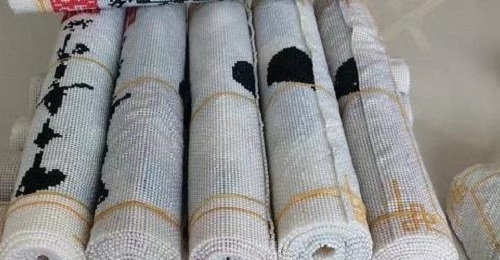 9月14日，純手工活外發(fā)加工，郵寄到家的手工活，手工之家的珠繡手工事業(yè)有系統(tǒng)服務(wù)做支撐，圖為勵(lì)志珠珠繡串珠手工產(chǎn)品剪影