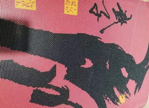 9月29日，正規(guī)供料的手工活，在家做手工活掙錢(qián)，新的季度即將開(kāi)始，手工之家的外發(fā)手工活適合大家居家就業(yè)創(chuàng)業(yè)，圖為勵(lì)志珠珠繡串珠手工產(chǎn)品剪影