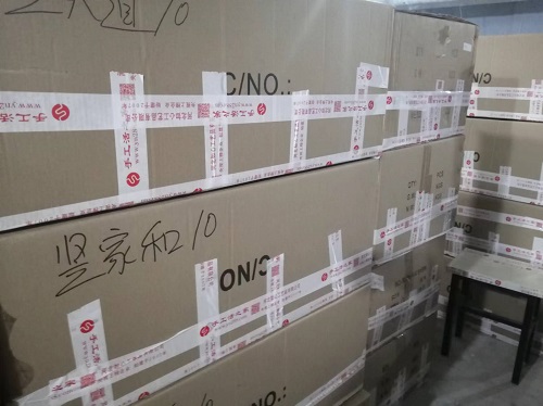 9月30日，想接正規(guī)廠家的手工活，手工活外發(fā)加工項目，很多人選擇手工之家手工創(chuàng)業(yè)成功，圖為勵志珠珠繡串珠手工材料倉庫備貨剪影