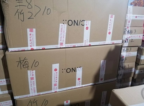 9月30日，想接正規(guī)廠家的手工活，手工活外發(fā)加工項目，很多人選擇手工之家手工創(chuàng)業(yè)成功，圖為勵志珠珠繡串珠手工材料倉庫備貨剪影