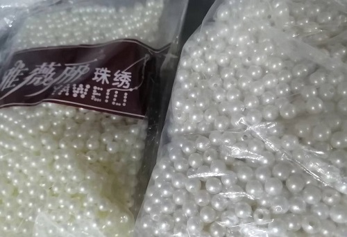 10月8日，純手工活外發(fā)加工項(xiàng)目，在家做手工活掙錢，通過(guò)珠繡串珠手工，手工之家讓很多人居家就業(yè)創(chuàng)業(yè)，圖為勵(lì)志珠珠繡串珠手工材料剪影