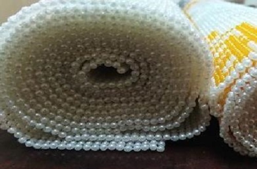 10月13日，純手工活代加工，手工外包發(fā)布平臺，手工之家負責提供的加工材料，齊全完備，圖為勵志珠珠繡串珠手工產(chǎn)品剪影