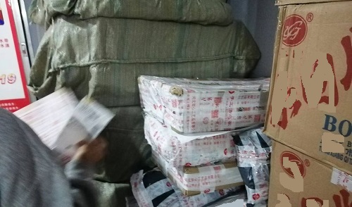 10月17日，代加工手工活，在家兼職手工活，越來越多人在手工之家做珠繡串珠手工掙錢，圖為勵志珠珠繡串珠成品倉庫剪影