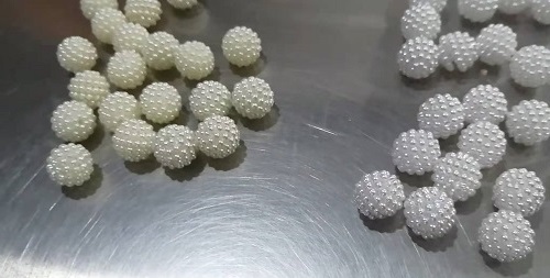11月24日，帶回家做的手工項目，居家靈活就業(yè)的好副業(yè)，手工之家堅持事業(yè)和方向很正確，圖為勵志珠珠繡串珠手工材料剪影