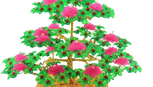 1月19日，純手工串珠項目，居家專兼職的好副業(yè)，靈活就業(yè)手工，手工之家堅持對傳統(tǒng)手工文化的傳承和創(chuàng)新，圖為勵志珠珠繡串珠手工產(chǎn)品剪影