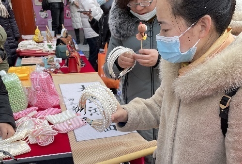 春暉萬物長(zhǎng)，巧手迎兔年--- ---手工之家祝大家兔年大吉