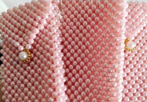 2月6日，帶回家做的手工項目，在家兼職手工，手工之家的合作方式好，加工銷售能一起做，圖為勵志珠珠繡串珠手工產品剪影