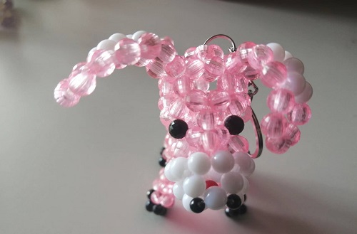 2月10日，靈活就業(yè)串珠手工項(xiàng)目，在家做的手工副業(yè)，長(zhǎng)期穩(wěn)定，十余年的手工之家可信可靠，圖為勵(lì)志珠珠繡串珠手工產(chǎn)品剪影