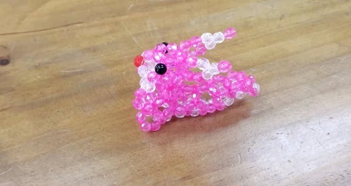 2月27日，靈活就業(yè)創(chuàng)業(yè)，手工加工回收項目，月底了，選擇了手工之家及珠繡串珠手工事業(yè)，都應該更努力，圖為勵志珠珠繡串珠手工產(chǎn)品剪影
