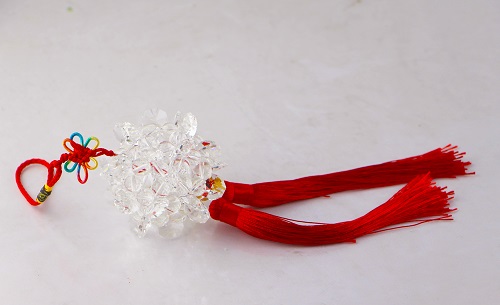 3月20日，穩(wěn)定可靠的手工副業(yè)，靈活就業(yè)做手工掙錢，在手工之家如何辦理合作，圖為勵(lì)志珠珠繡串珠手工產(chǎn)品剪影