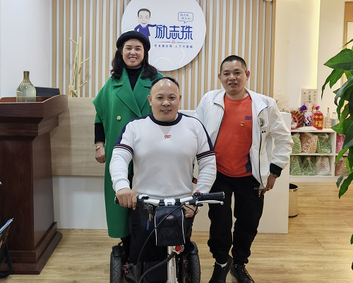 攜手搭舞臺，手工助就業(yè) —— 記長沙市溫馨助殘公益服務(wù)中心領(lǐng)導(dǎo)蒞臨手工之家