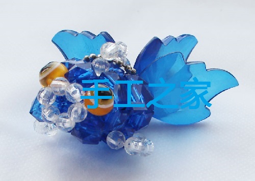 5月10日，在家兼職手工活，帶回家做的手工項目，在手工之家，為什么大家的收入有時差別那么大？圖為勵志珠珠繡串珠手工產(chǎn)品剪影