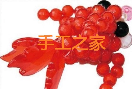 5月10日，在家兼職手工活，帶回家做的手工項目，在手工之家，為什么大家的收入有時差別那么大？圖為勵志珠珠繡串珠手工產(chǎn)品剪影