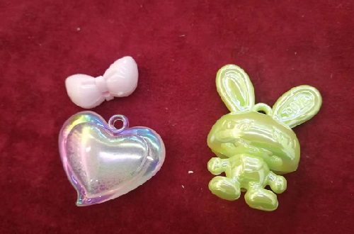 6月2日，在家里就能賺錢的工作，正規(guī)手工項目，靈活就業(yè)好選擇，手工之家手工事業(yè)發(fā)展離不開銷售體系，圖為勵志珠珠繡串珠手工材料剪影