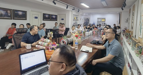 飾品加工廠+移動(dòng)潮品店，讓大家一起做手工掙錢(qián) ------ 記石家莊項(xiàng)目考察團(tuán)隊(duì)到手工之家考察合作