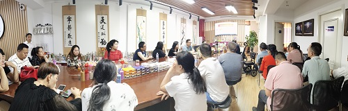 飾品加工廠+移動(dòng)潮品店，讓大家一起做手工掙錢(qián) ------ 記石家莊項(xiàng)目考察團(tuán)隊(duì)到手工之家考察合作
