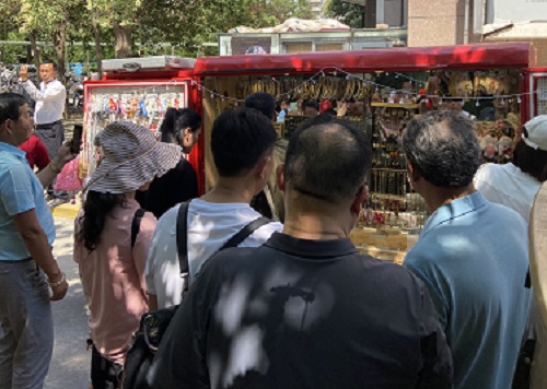 飾品加工廠+移動(dòng)潮品店，讓大家一起做手工掙錢(qián) ------ 記石家莊項(xiàng)目考察團(tuán)隊(duì)到手工之家考察合作
