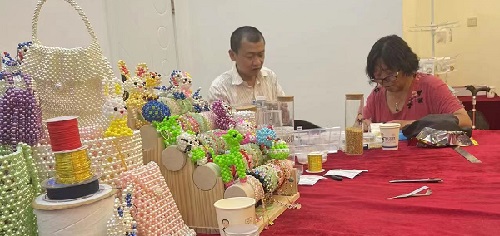 山東69歲崔大媽來手工之家考察學(xué)習(xí)合作，為什么做的比很多人都要強(qiáng)
