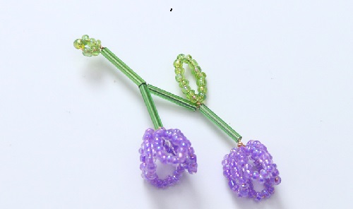 7月10日，家里干的手工活兼職，在家做的好副業(yè)，手工飾品加工廠，讓合作者有個好收入，在手工之家，1+1大于2，圖為串珠米珠繡手工產(chǎn)品剪影