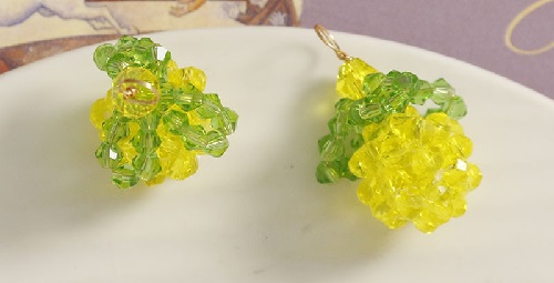 7月14日，手工活兼職招聘信息，居家靈活就業(yè)副業(yè)，開飾品加工廠，合作手工之家的服務內(nèi)容是什么，圖為串珠米珠繡手工產(chǎn)品剪影
