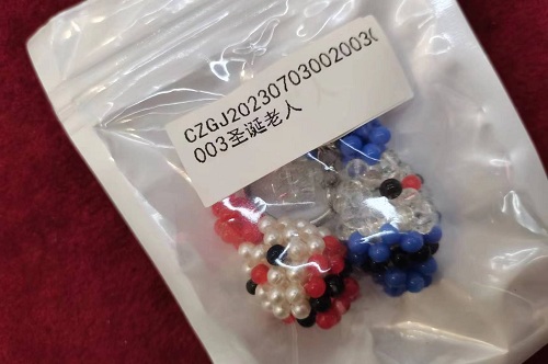 2月20日，手工兼職在家做，拿回家做的手工副業(yè)，開飾品加工廠，手工之家努力讓每一個合作人員都有好收入，圖為串珠米珠繡手工產(chǎn)品剪影