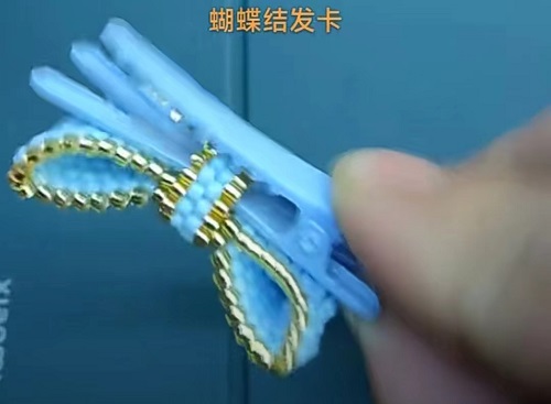 4月17日，手工活外發(fā)加工正規(guī)廠家，純手工加工串珠，開飾品加工廠，與手工之家合作，就是放心，圖為飾品類串珠純手工產(chǎn)品剪影